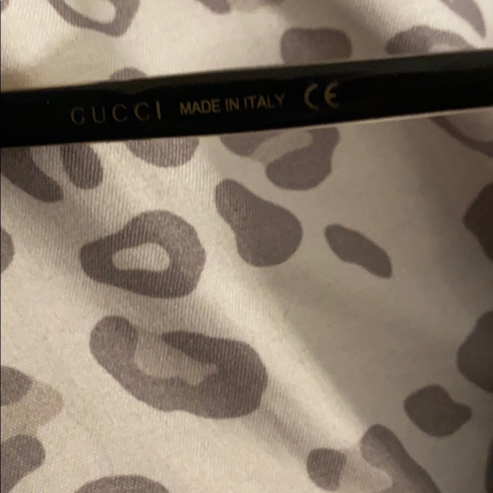 🎉 Host Pick Authentic GUCCI GG0375S Sunglasses - Picture 9 of 9